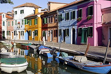 Brightly painted houses on Burano island in the Venice lagoon, Venice, Veneto, Italy, Europe