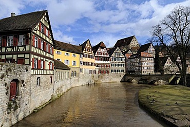 View towards the historic Kocherfront or Kocherpartie facade of Schwaebisch Hall, Schwaebisch Hall district, Baden-Wuerttemberg, Germany, Europe