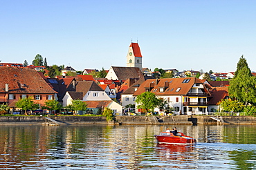 Lakeside promenade of the municipality Weindorf Hagnau on Lake Constance, Bodenseekreis district, Baden-Wuerttemberg, Germany, Europe