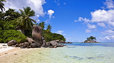 Beach with the typical granite rocks of the Seychelles at Anse Royale, Mahe Island, Seychelles, Indian Ocean, Africa