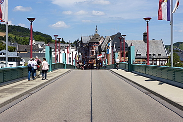 Overlooking the Moselle bridge on the quarter Traben, Traben-Trarbach, Mosel, district Bernkastel-Wittlich, Rhineland-Palatinate, Germany, Europe