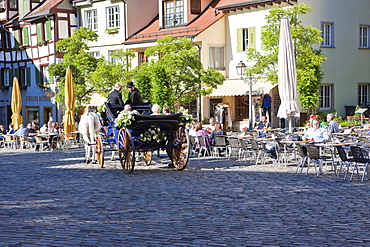 Marketplace with wedding carriage, Meersburg on Lake Constance, administrative district of Tuebingen, Bodenseekreis district, Baden-Wuerttemberg, Germany, Europe