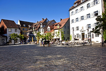 Marketplace with wedding carriage, Meersburg on Lake Constance, administrative district of Tuebingen, Bodenseekreis district, Baden-Wuerttemberg, Germany, Europe