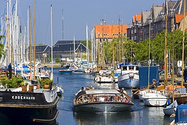 Tour boat, Christianshavns Canal, Copenhagen, Denmark, Europe