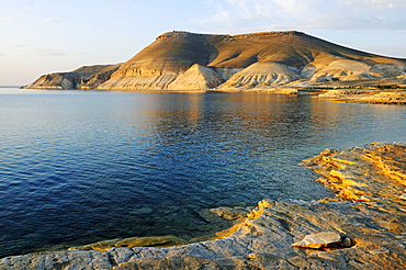 Mountain Jebel Arruda at the Asad reservoir of the Euphrates, Syria, Asia