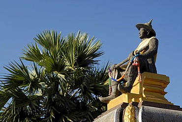 Statue of King Setthathirat, ruler from 1548-1571, at Pha That Luang, Great Stupa, Vientiane, Laos, Asia