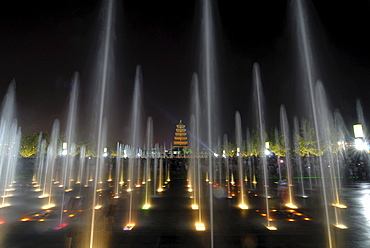 Evening water show in front of the Giant Wild Goose Pagoda, Chinese: Dayan Ta, Xian, China, Asia