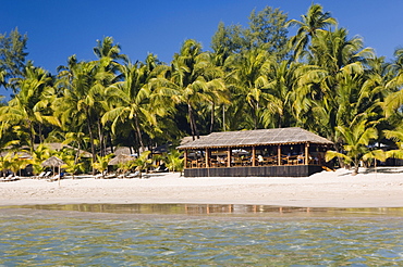 Restaurant on palm beach, Ngapali Beach, Thandwe, Rakhine Coast, Bay of Bengal, Burma, Myanmar, Asia