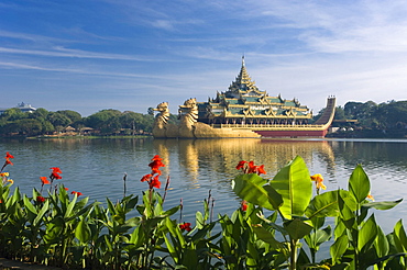 Karaweik restaurant, dragon boat, Kandawgyi Lake, Rangoon, Yangon, Burma, Myanmar, Asia