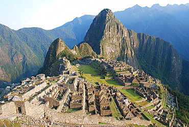 Machu Picchu, with Wayna Picchu behind it, UNESCO World Heritage Site, Cusco or Cuzco, Peru, South America