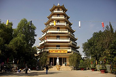 Multi-story stupa of the Giac Lam pagoda in Ho Chi Minh City, Saigon, Vietnam, Asia