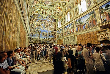 The Last Judgment, tourists, Sistine Chapel, Vatican museums, Vatican City, Rome, Latium, Italy, Europe