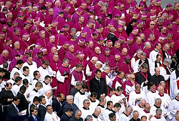 Bishops, priests, inauguration of Pope Benedict XVI, Ratzinger, Piazza San Pietro Square, Vatican, Rome, Latium, Italy, Europe