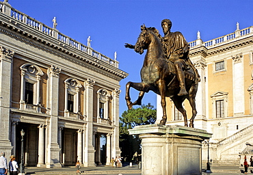 Palazzo Nuovo, equestrian statue of Marcus Aurelius, Senator's Palace, Capitoline Hill, Piazza del Campidoglio, Rome, Lazio, Italy, Europe