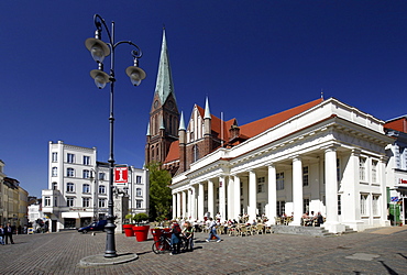 Neues Gebaeude building at the market place and Schweriner Dom cathedral, Schwerin, Mecklenburg-Western Pomerania, Germany, Europe