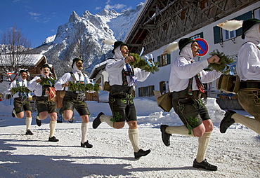 "Schellenruehrer" bell ringers, carnival, Mittenwald, Werdenfels, Upper Bavaria, Bavaria, Germany, Europe