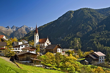 Church in Kauns, Kaunertal valley, Kaunergrat mountain ridge, Oetztal Alps, Tyrol, Austria, Europe