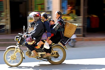 Four Vietnames people on a moped, Sapa, Sa Pa, Lao Cai province, North Vietnam, Southeast Asia