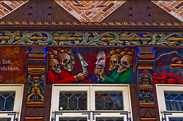 Detail of the front of the Knochenhaueramtshaus butcher's guild house on the market square, Hildesheim, Lower Saxony, Germany, Europe