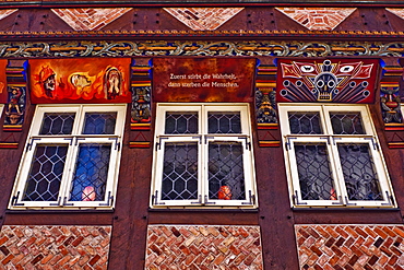 Detail of the front of the Knochenhaueramtshaus butcher's guild house on the market square, Hildesheim, Lower Saxony, Germany, Europe