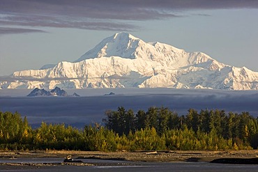 Mt. McKinley as seen from Denali Road in autumn, Alaska, USA, North America