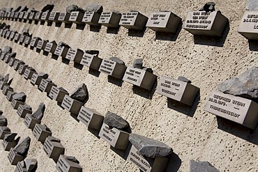 Memorial plaques on the exterior wall, Old Jewish Cemetery, Holocaust, extermination of the Jews, Frankfurt, Hesse, Germany