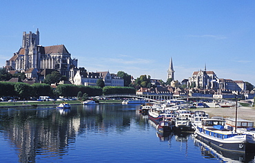 View towards Auxerre, Yonne River, boats, ships, Burgundy, France, Europe