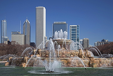 Buckingham Fountain in Grant Park, Chicago, Illinois, USA