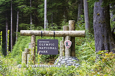 National Park signboard, Olympic National Park, Washington, USA