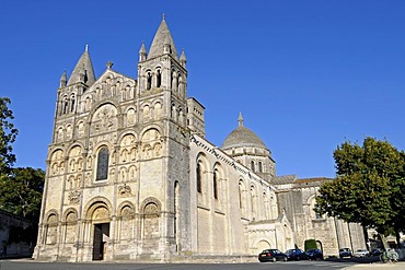 Saint Pierre Cathedral, Angouleme, Poitou Charentes, France, Europe