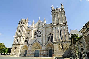 Saint Pierre Cathedral, Poitiers, Poitou Charentes, France, Europe