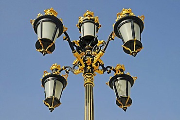 Golden decorated street lantern, street lamp, Palacio Real, royal palace, Madrid, Spain, Europe