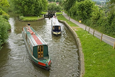 Two house boats, narrowboats at a floodgate, path, Bath, Avon Canal, Somerset, England, Great Britain, Europe