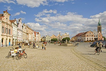 Main square and people, old town, renaissance, UNESCO World Heritage Site, market place, Tel&, Telc, Teltsch, Czech Republic, Europe