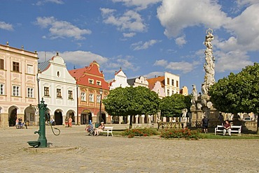 Fountains, columns, houses, people, old town, renaissance, UNESCO World Heritage Site, main square, market place, Tel&, Telc, Teltsch, Czech Republic, Europe