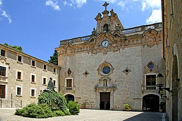 Memorial to Bishop Pere-Joan Campins, inner courtyard of Lluc Abbey, pilgrimage church, pilgrims hostel, Escorca, Mallorca, Balearics, Spain, Europe