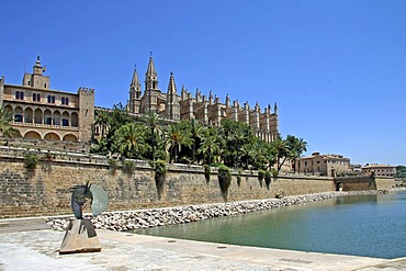 Almudaina Palace and La Seu Cathedral, Palma de Mallorca, landmark, Majorca, Balearic Islands, Spain, Europe