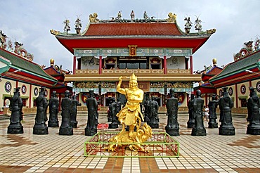 Statues in the inner courtyard, Chinese palace temple Viharnra Sien, or Anek Kusala Sala, Silverlake, Chonburi Province, Thailand, Asia