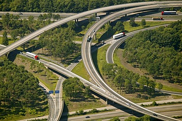 Aerial photograph, Logport Logistic Centre, Autobahnkreuz, motorway intersection, spaghetti knot of A3 and A40, North Rhine-Westphalia, Germany, Europe