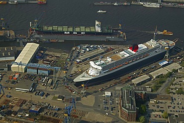 Aerial photograph, Queen Mary 2, passenger ship, Trockendock Elbe 17, dry dock Elbe 17, shipyard, Werft Blohm und Voss, Hamburg, Germany, Europe