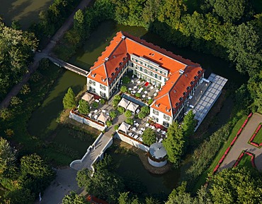 Aerial photograph, Schloss Berge, castle with park and Berger See, Gelsenkirchen-Buer, Ruhr Area, North Rhine-Westphalia, Germany, Europe