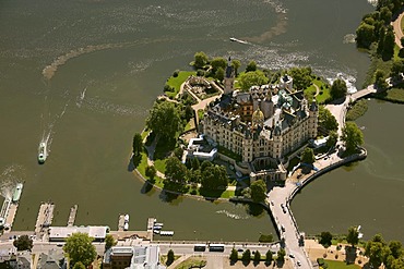 Aerial view, Schwerin Castle, Lake Schwerin, Schwerin, Mecklenburg lake district, Mecklenburg-Western Pomerania, Germany, Europe