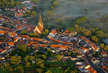 Aerial photograph, St. Marien, St. Mary's Church, Roebel, Mueritz, Mecklenburg-Western Pomerania, Germany, Europe