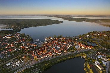 Aerial photograph, harbor promenade, Lake Feisneck, Lake Koelpin, Waren, Mueritz, Mecklenburg-Western Pomerania, Germany, Europe