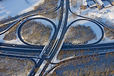 Aerial photo, city autobahn and exits, snow, Wiemelhausen Nordhausenring Universitaetsstrasse, Bochum, Ruhr district, North Rhine-Westphalia, Germany, Europe