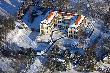 Aerial photo, Schloss Berge Castle, moated castle, snow, Gelsenkirchen-Buer, Gelsenkirchen, Ruhr Area, North Rhine-Westphalia, Germany, Europe