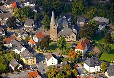 Aerial photograph, Church of St. Blasius, Balve, Maerkischer Kreis district, Sauerland, North Rhine-Westphalia, Germany, Europe