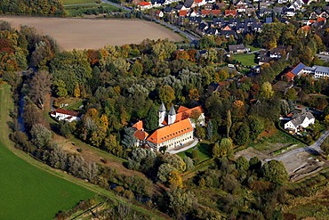 Aerial photograph, Premonstratensian monastery, Romanesque Collegiate Church of St. Maria and Andreas, Lippstadt-Cappel, Soest district, South Westphalia, North Rhine-Westphalia, Germany, Europe