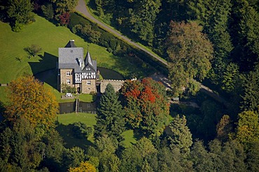 Aerial photo, Badinghagen Castle, Meinerzhagen, Maerkischer Kreis, Sauerland, North Rhine-Westphalia, Germany, Europe