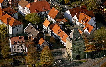 Aerial photo, Osthofentor gate at the old city wall, Soest, Kreis Soest, Soester Boerde, South Westphalia, North Rhine-Westphalia, Germany, Europe